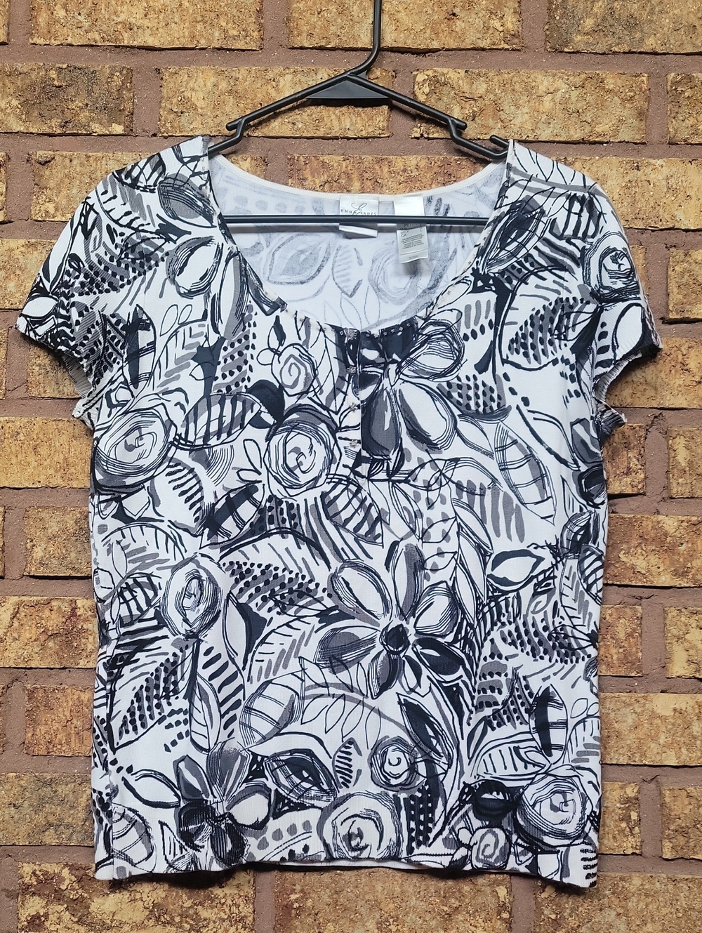 Emma James Silk Blend Black & White Floral Short Sleeve Tee Size Large Petite